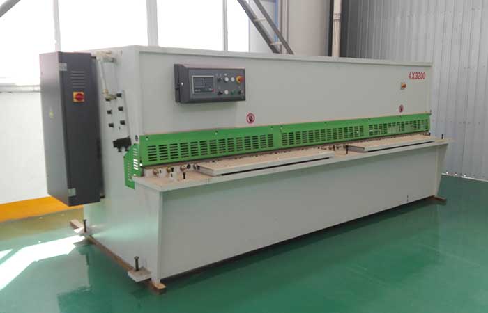 QC11Y-30×2500液壓剪板機，30個厚液壓閘式剪板機